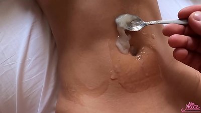 Głęboki Blowjob i Namiętny Seks Zbliżenie - Zjedzona Sperma