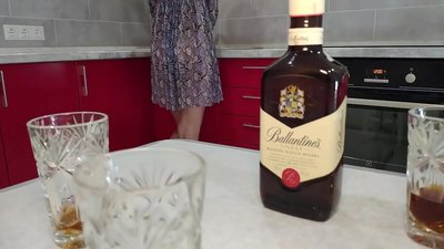 Seks z pijaną żoną kolegi. Mam nadzieję, że nie zajdzie w ciążę.